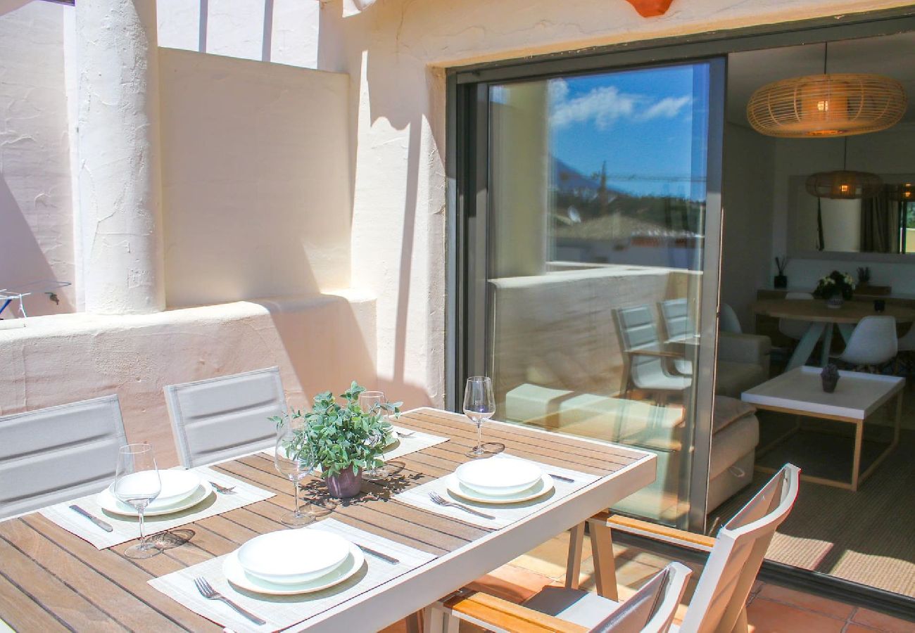 Apartment in Estepona - 2 bed penthouse Sunset Golf La Resina Estepona 