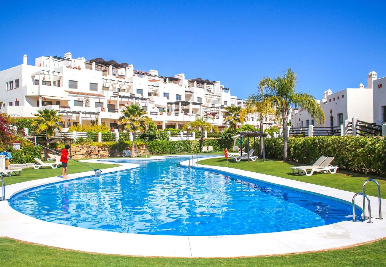 Apartment in Estepona - 2 bed penthouse Sunset Golf La Resina Estepona 