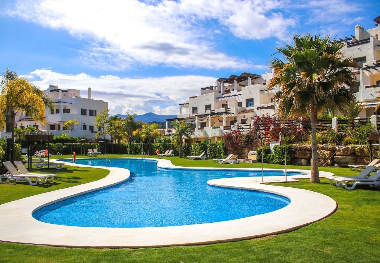 Apartment in Estepona - 2 bed penthouse Sunset Golf La Resina Estepona 