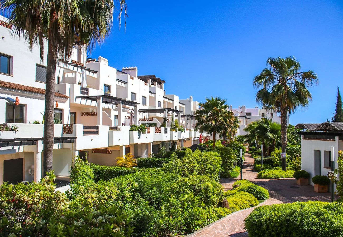 Apartment in Estepona - 2 bed penthouse Sunset Golf La Resina Estepona 