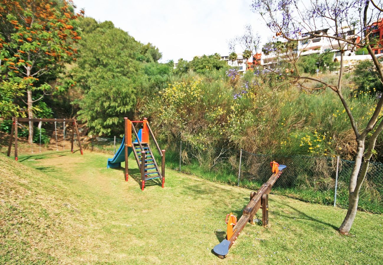 Apartment in Mijas Costa - 3 bedroom penthouse apartment in Calahonda 