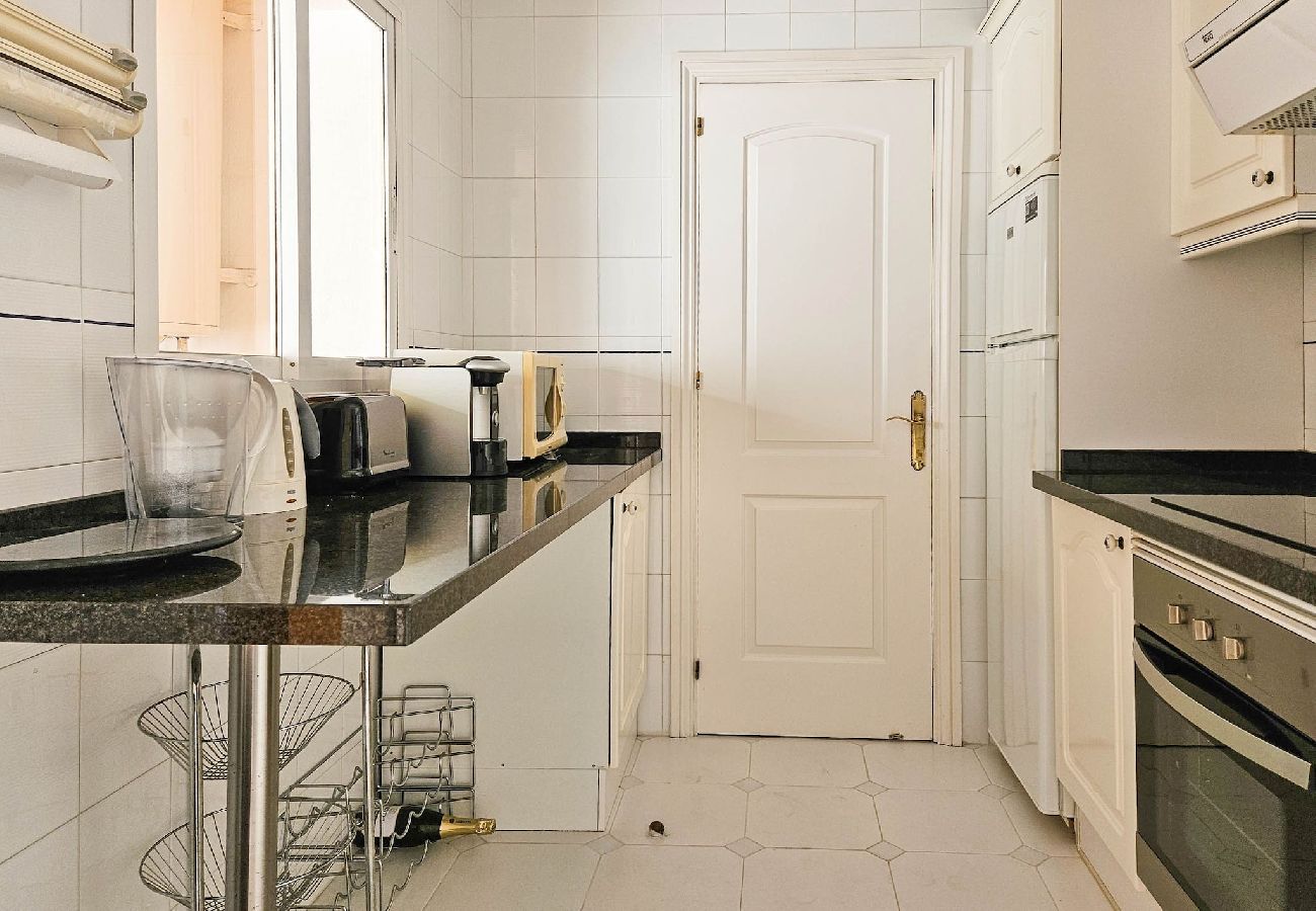 Apartment in Mijas Costa - 3 bedroom penthouse apartment in Calahonda 