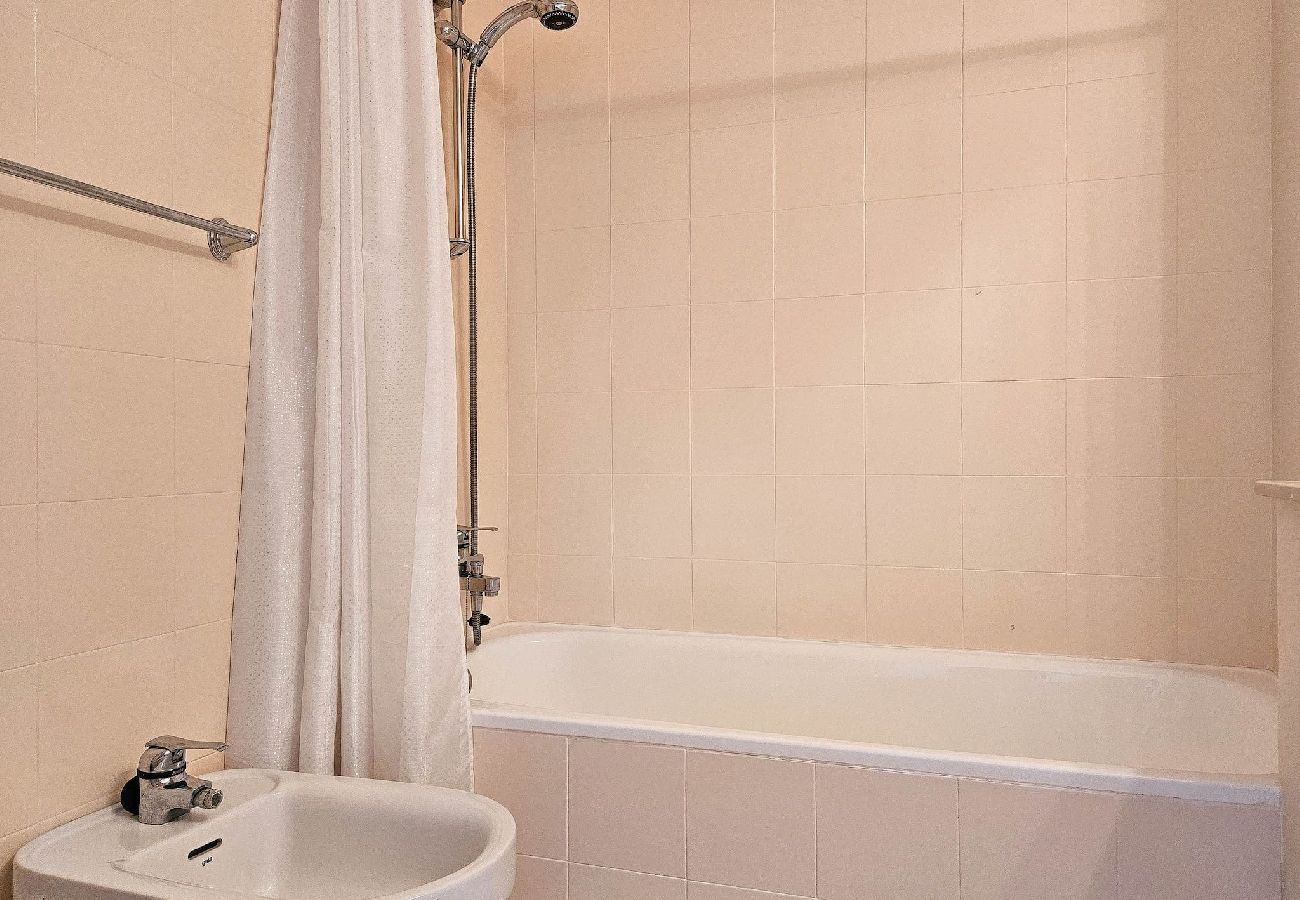 Apartment in Mijas Costa - 3 bedroom penthouse apartment in Calahonda 