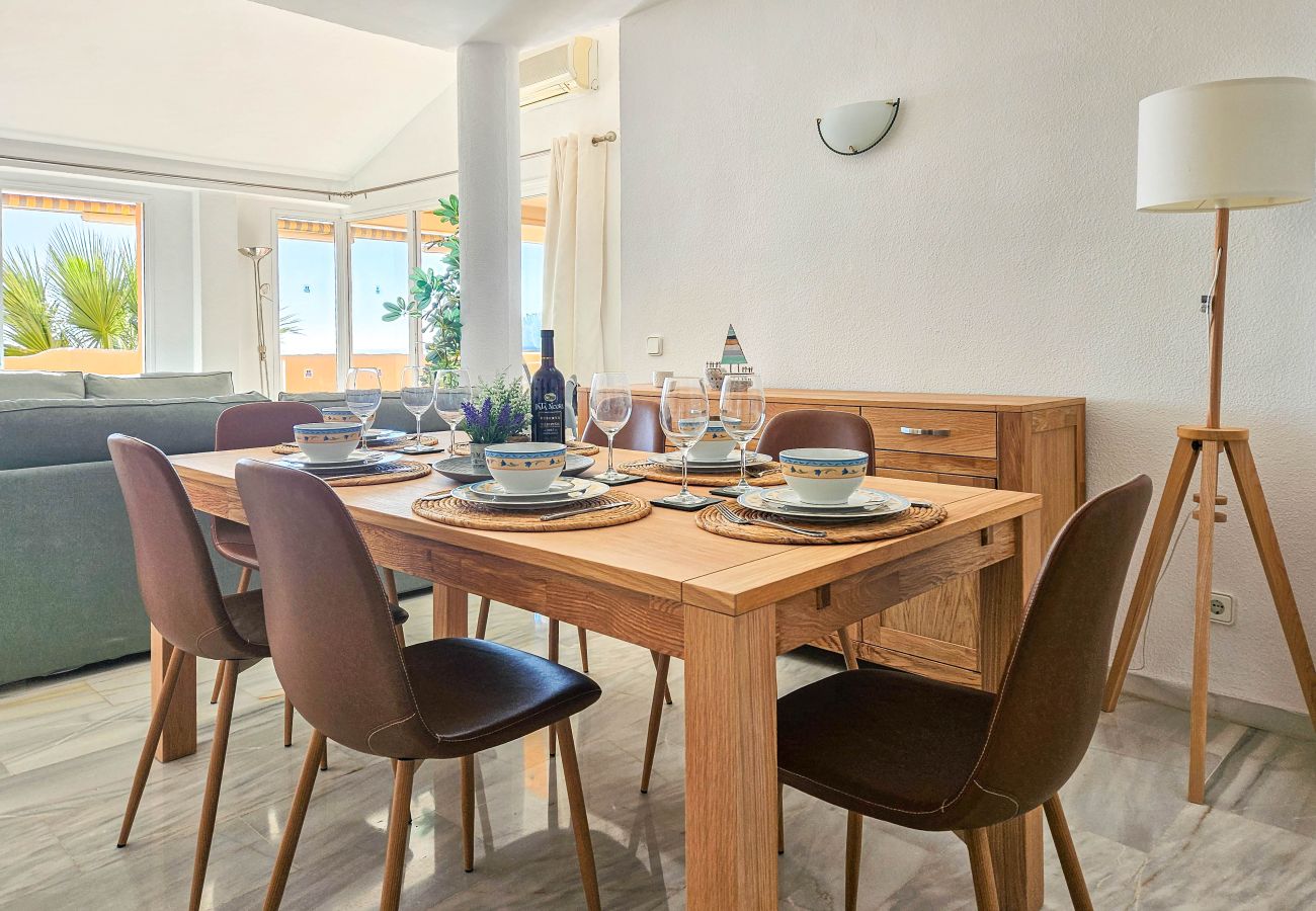 Apartment in Mijas Costa - 3 bedroom penthouse apartment in Calahonda 