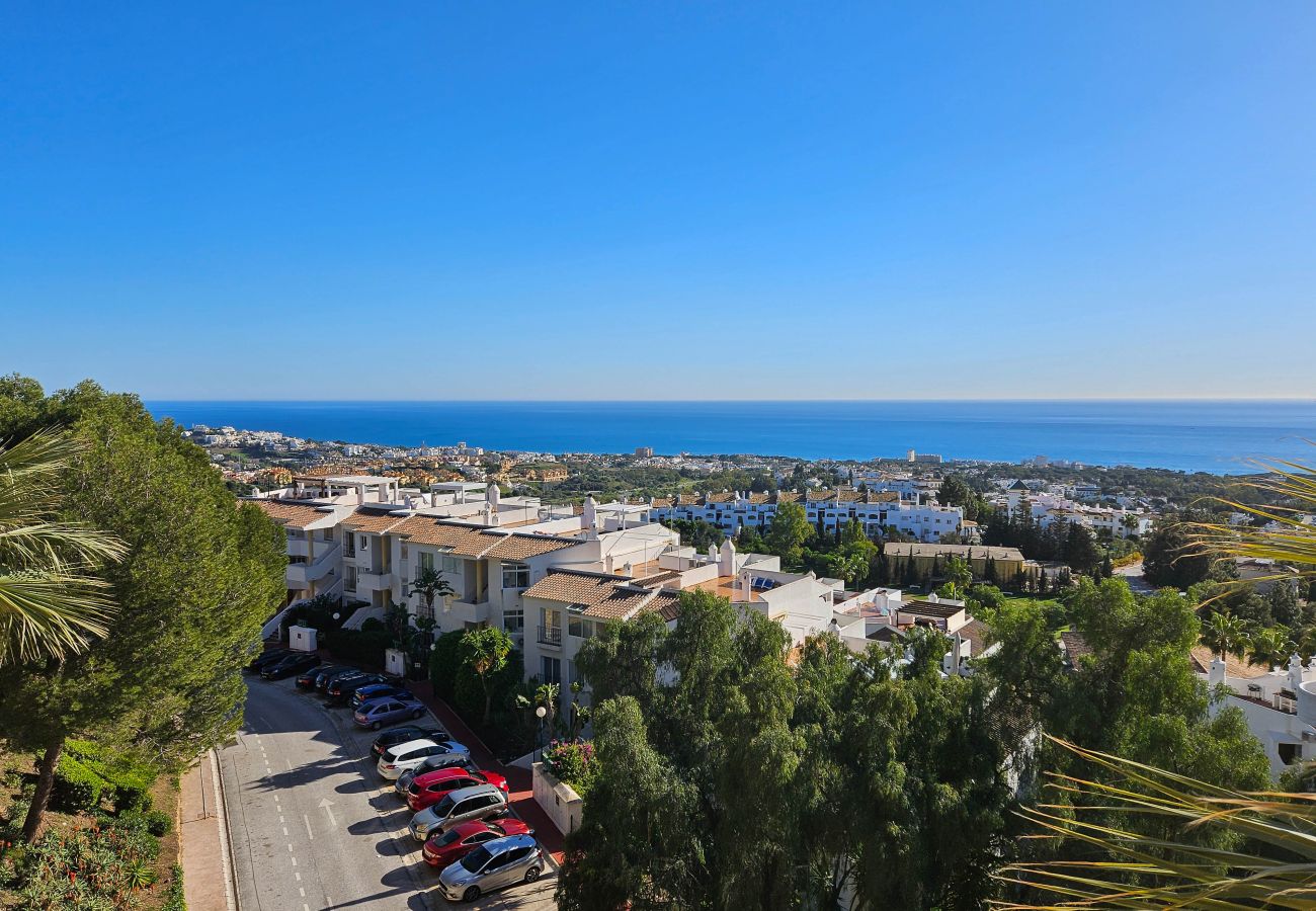 Apartment in Mijas Costa - 3 bedroom penthouse apartment in Calahonda 