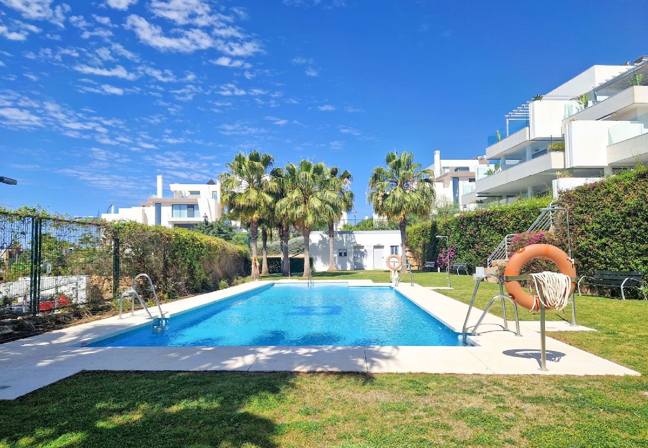 Apartment in Marbella - Luxury ground floor apt - 300 m to Cabopino Golf 