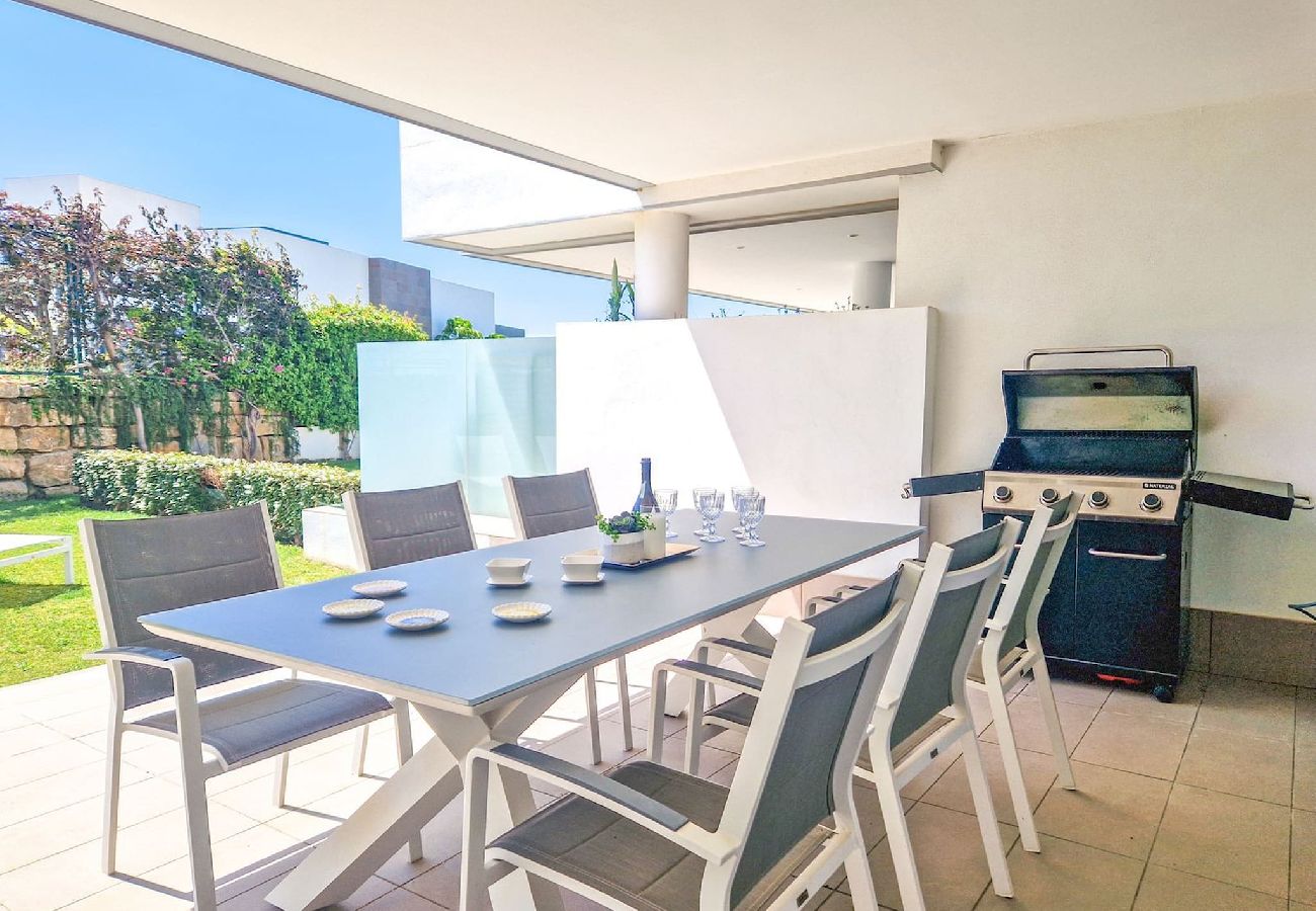 Apartment in Marbella - Luxury ground floor apt - 300 m to Cabopino Golf 