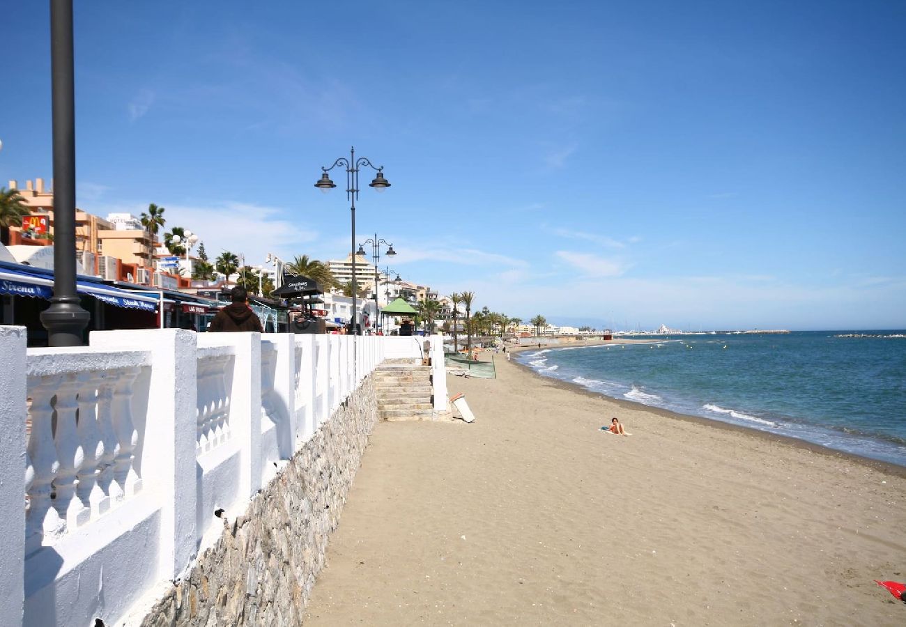 Apartment in Fuengirola - Two Bed Apt in Reserva Higueron 