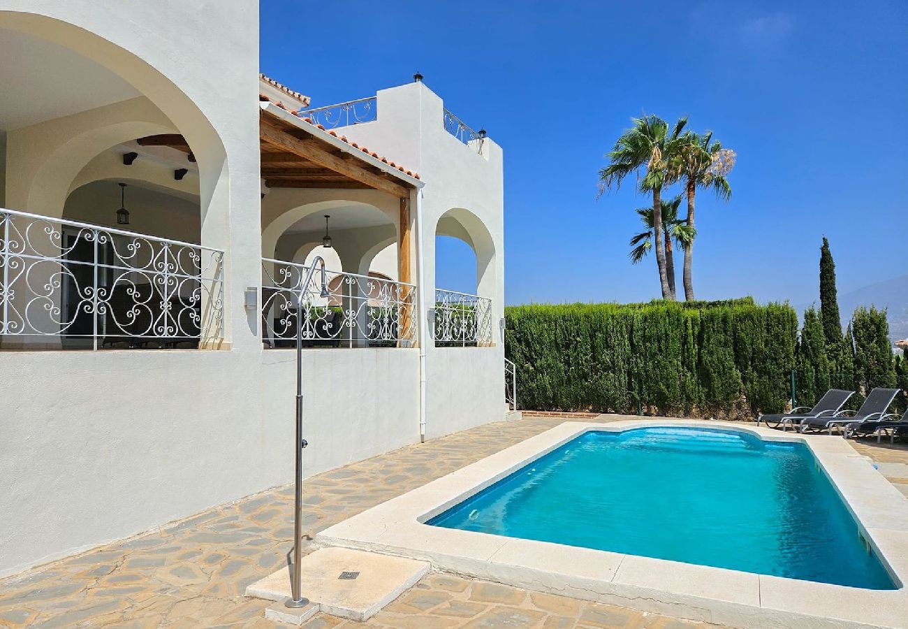 Villa in Mijas Costa - Beautiful 5 bed villa with pool 