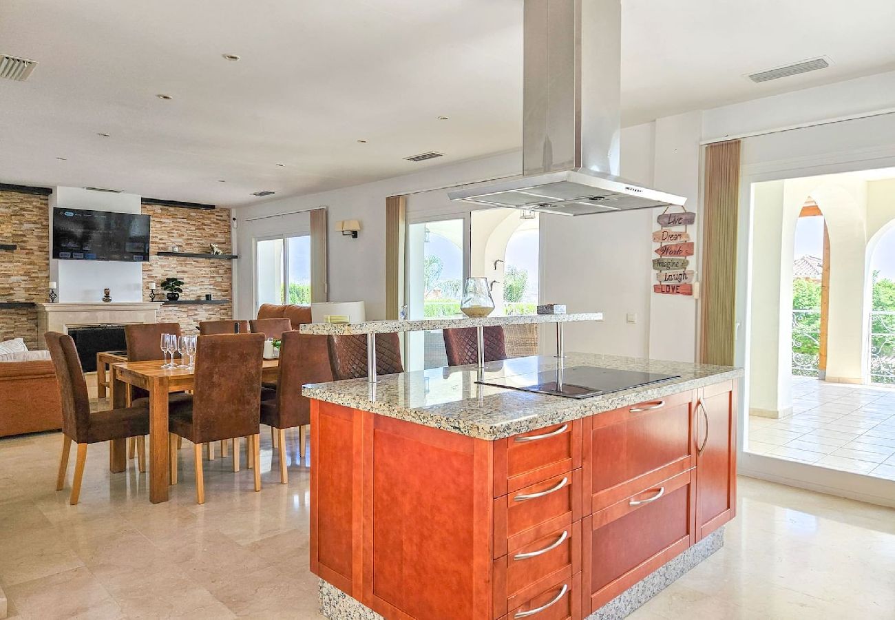 Villa in Mijas Costa - Beautiful 5 bed villa with pool 