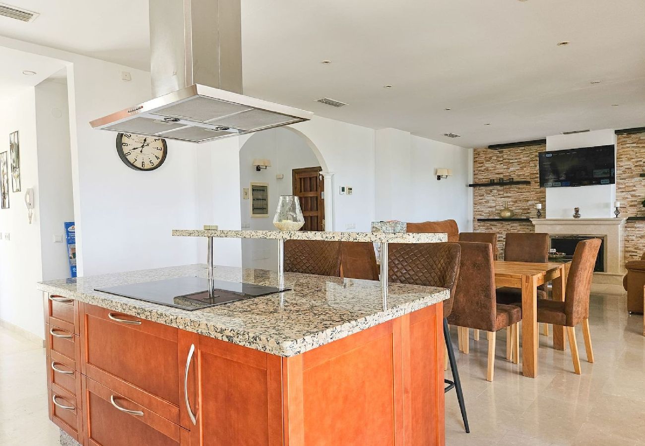 Villa in Mijas Costa - Beautiful 5 bed villa with pool 