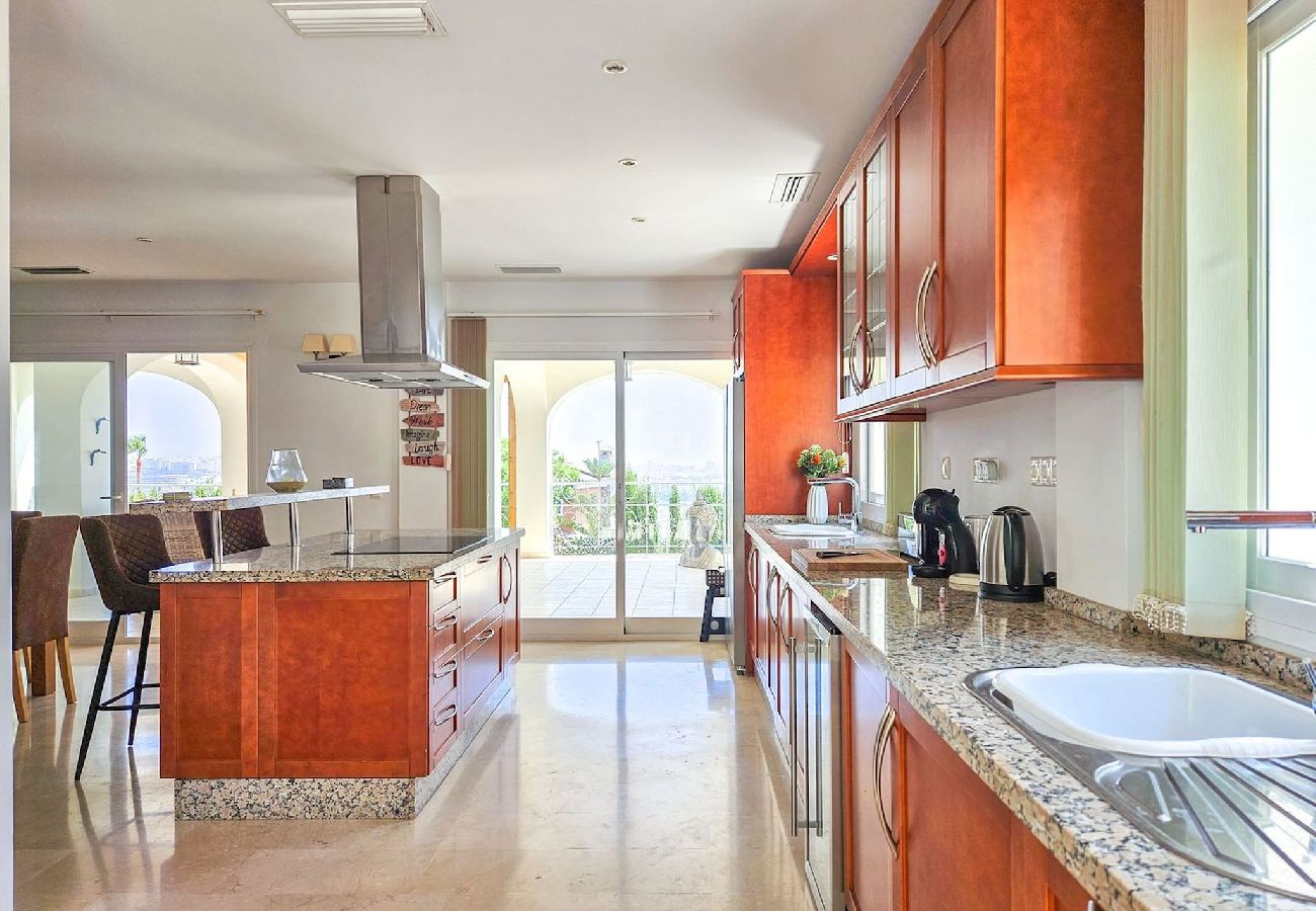 Villa in Mijas Costa - Beautiful 5 bed villa with pool 