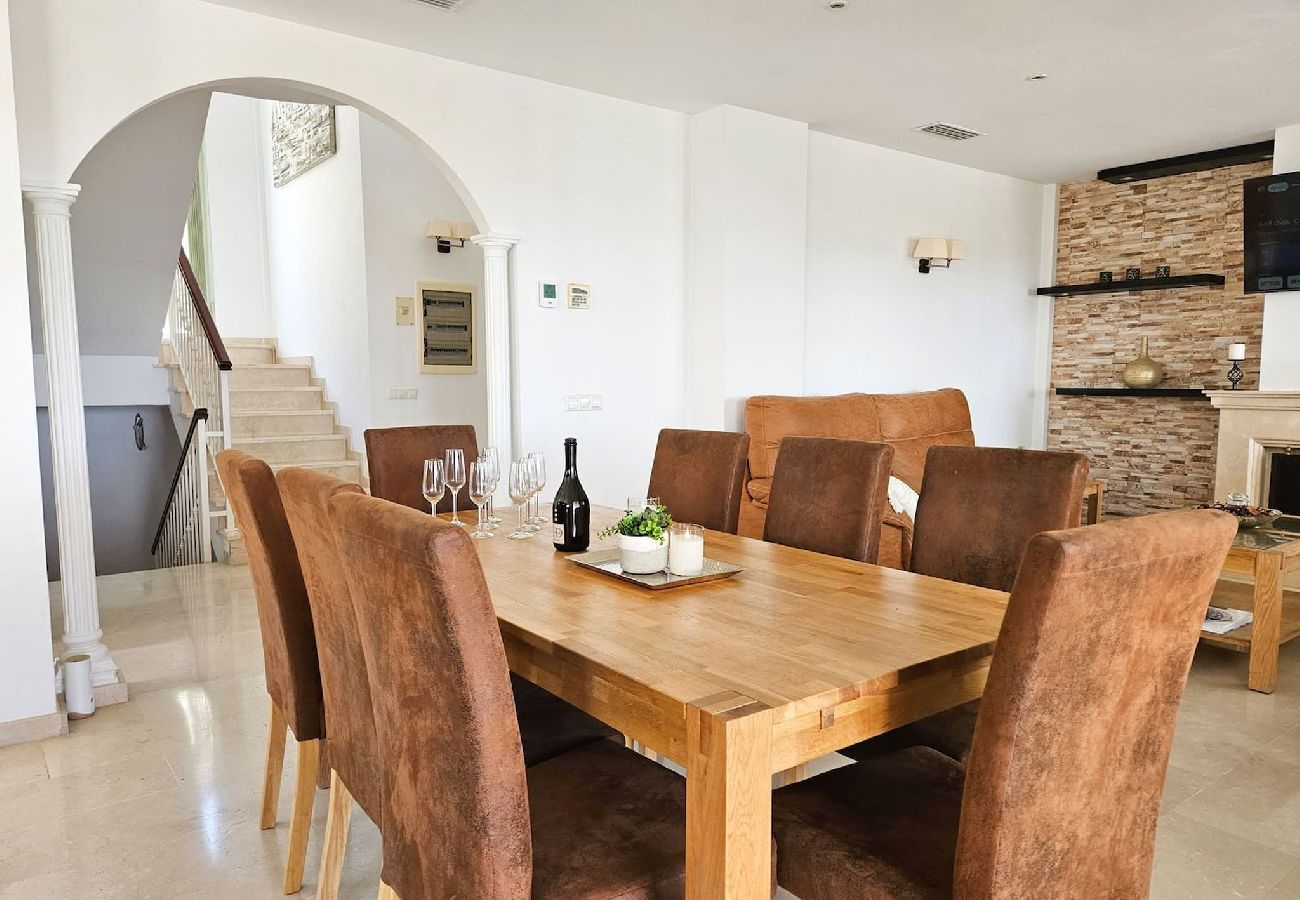 Villa in Mijas Costa - Beautiful 5 bed villa with pool 