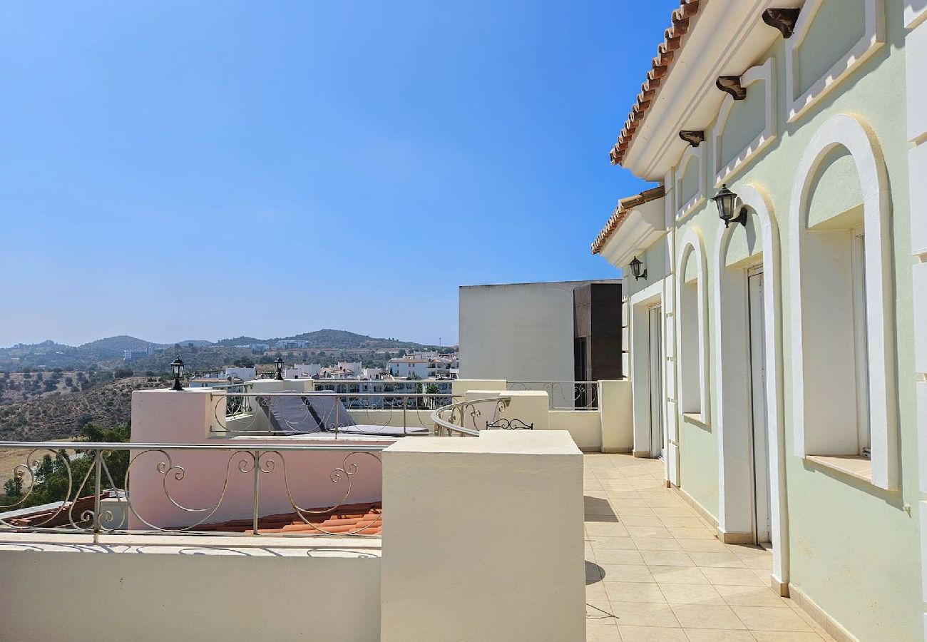 Villa in Mijas Costa - Beautiful 5 bed villa with pool 