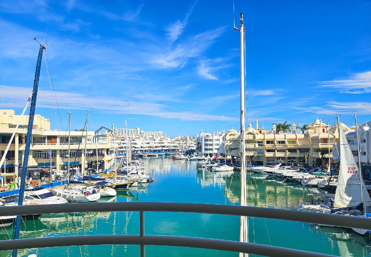 Apartment in Benalmádena - Beachfront property @ Benalmadena marina 