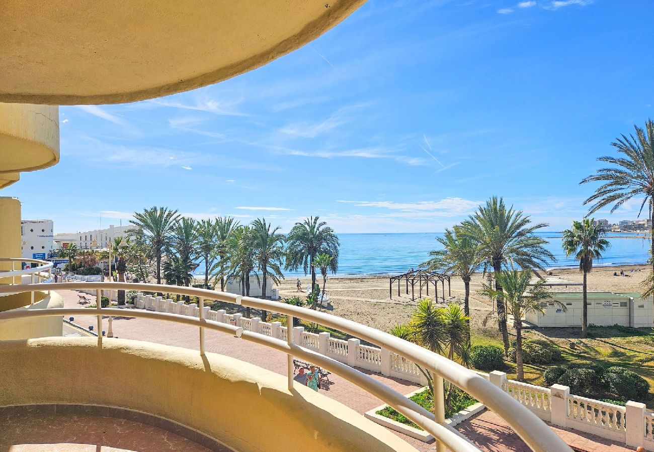 Apartment in Benalmádena - Beachfront property @ Benalmadena marina 