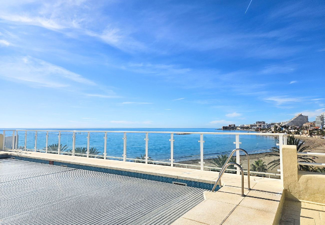 Apartment in Benalmádena - Beachfront property @ Benalmadena marina 