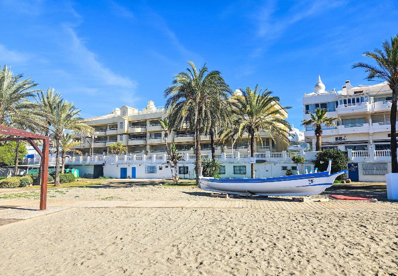 Apartment in Benalmádena - Beachfront property @ Benalmadena marina 