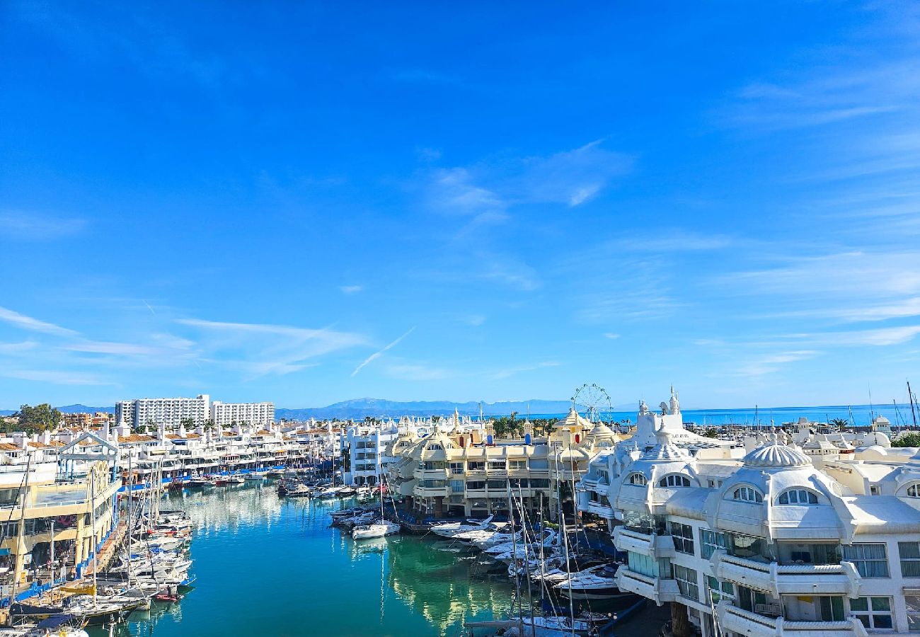 Apartment in Benalmádena - Beachfront property @ Benalmadena marina 