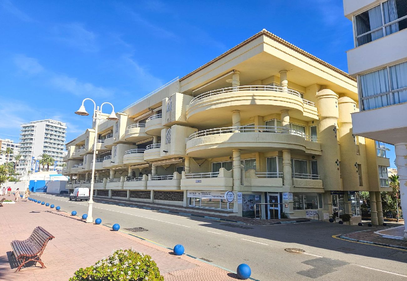 Apartment in Benalmádena - Beachfront property @ Benalmadena marina 