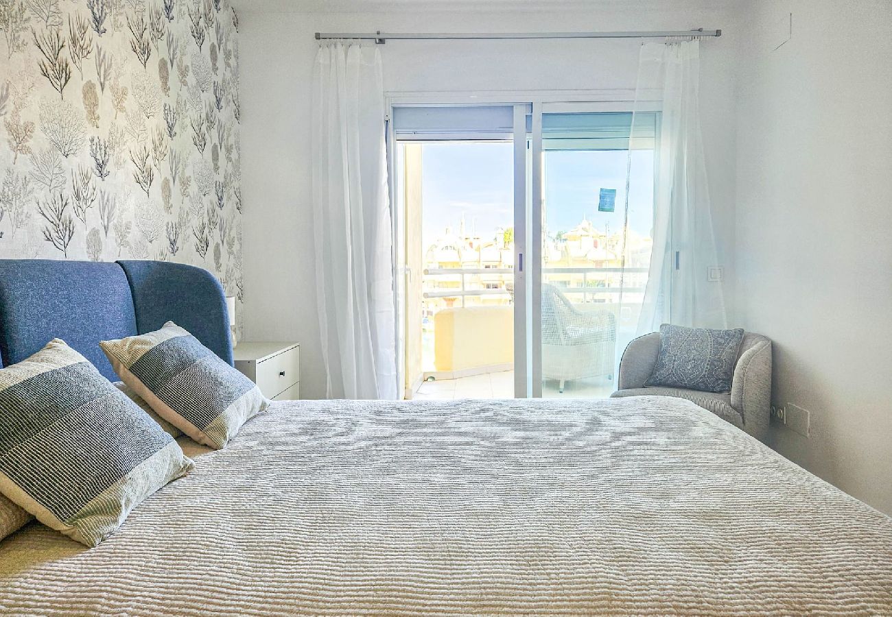 Apartment in Benalmádena - Beachfront property @ Benalmadena marina 