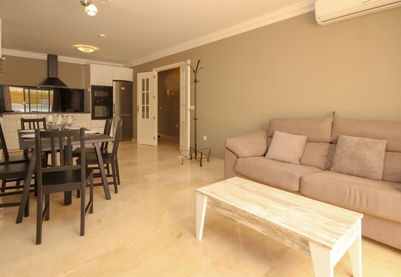 Apartment in Estepona - 2 Bedroom Holiday Rental Apartment in Puerto Alto Estepona