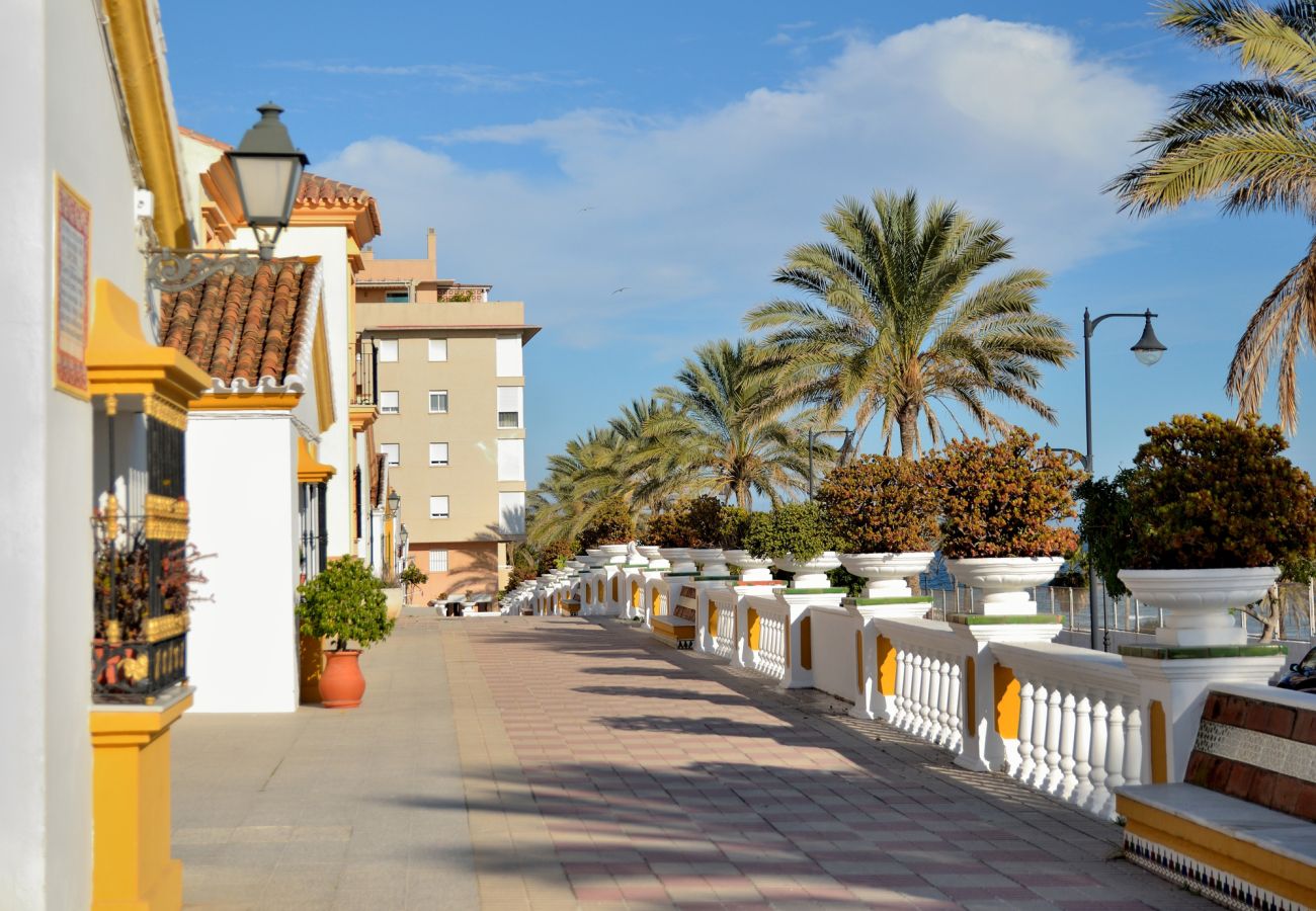 Apartment in Estepona - 2 Bedroom Holiday Rental Apartment in Puerto Alto Estepona