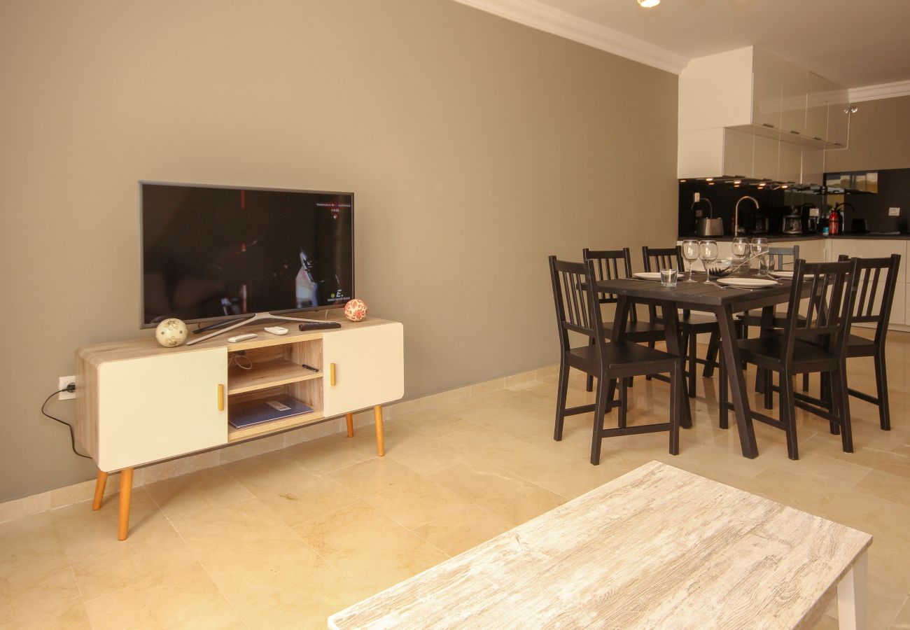 Apartment in Estepona - 2 Bedroom Holiday Rental Apartment in Puerto Alto Estepona