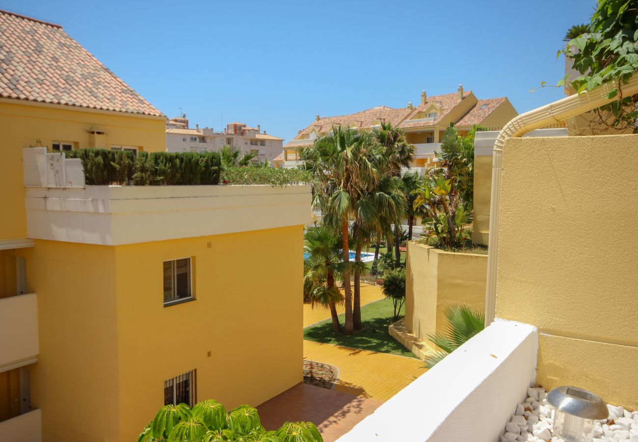 Apartment in Estepona - 2 Bedroom Holiday Rental Apartment in Puerto Alto Estepona