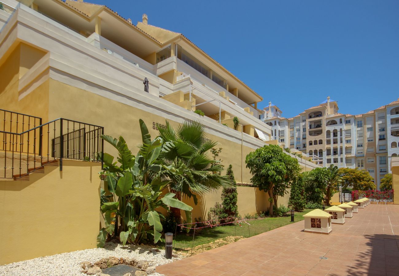 Apartment in Estepona - 2 Bedroom Holiday Rental Apartment in Puerto Alto Estepona