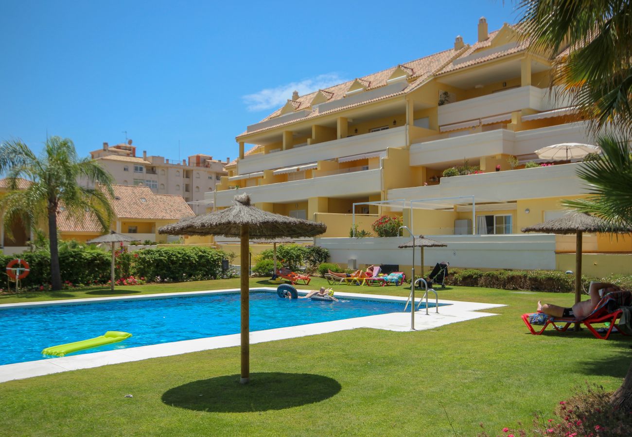 Apartment in Estepona - 2 Bedroom Holiday Rental Apartment in Puerto Alto Estepona