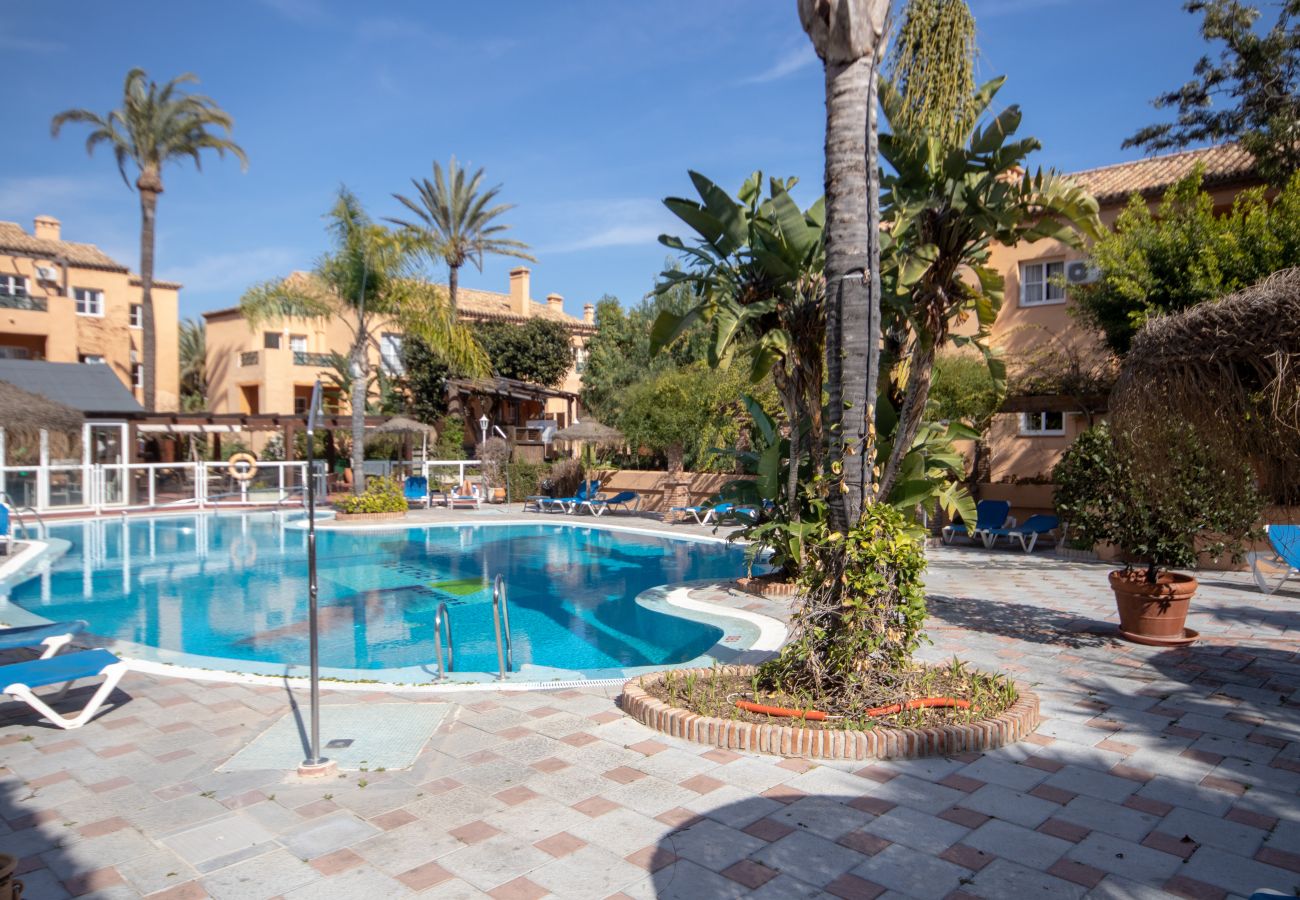 Apartment in Mijas Costa - 2 Bedroom Apartment in Oasis Resort in Riviera del Sol