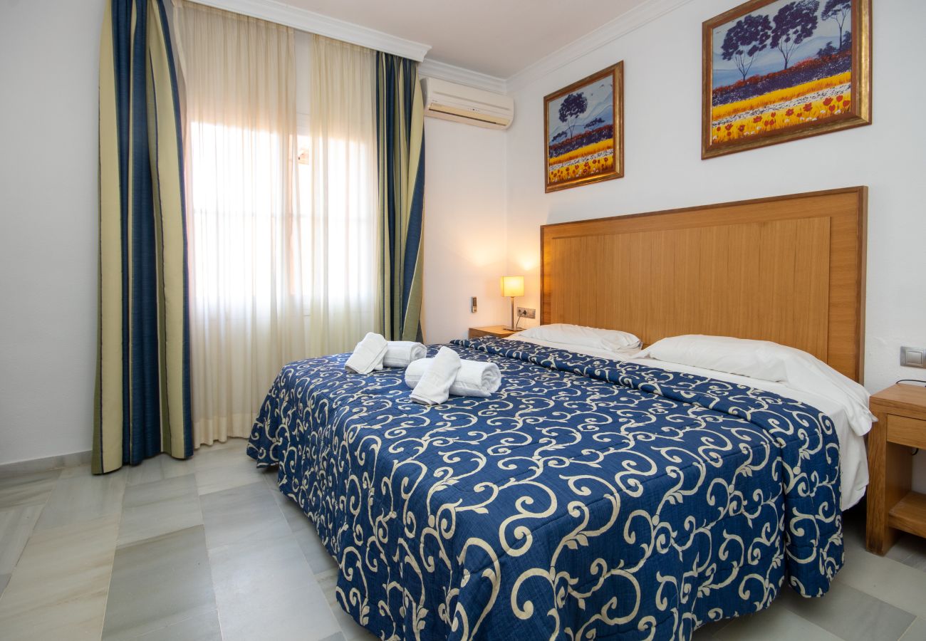 Apartment in Mijas Costa - 2 Bedroom Apartment in Oasis Resort in Riviera del Sol