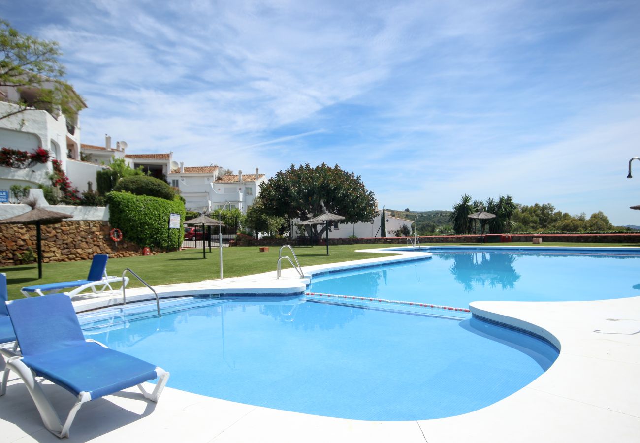 Townhouse in Marbella - Three bedroom town house to rent in Los Altos de Marbella