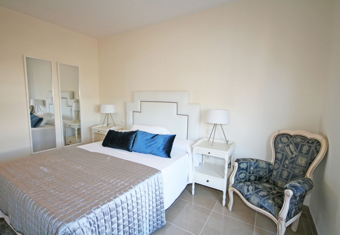 Apartment in Estepona - Two Bedroom apartment Playa del Angel Estepona