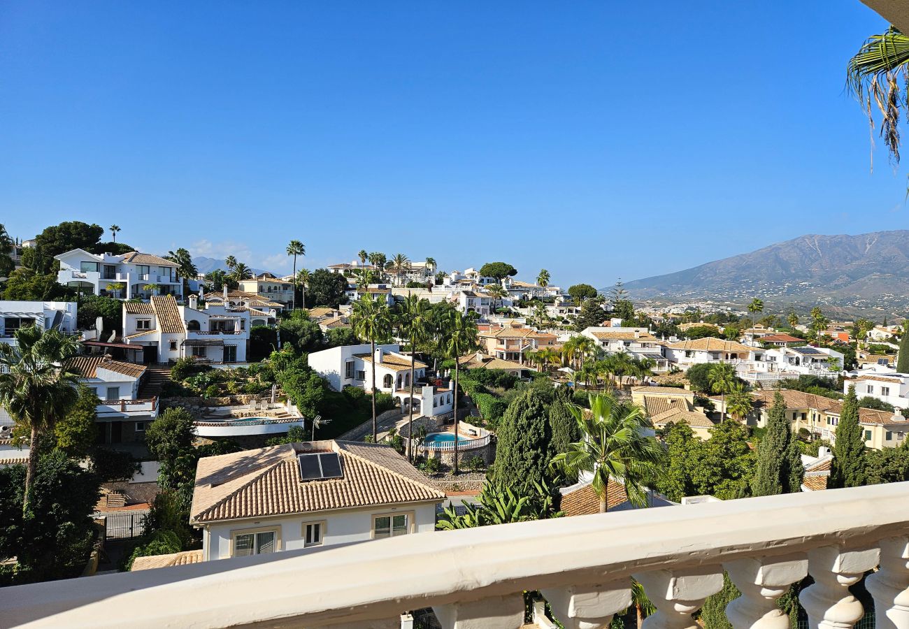 Villa in Mijas Costa - Four bedroom villa with private pool