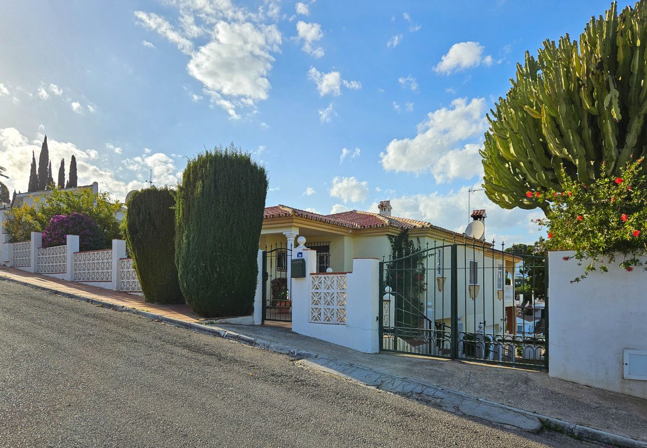 Villa in Mijas Costa - Four bedroom villa with private pool