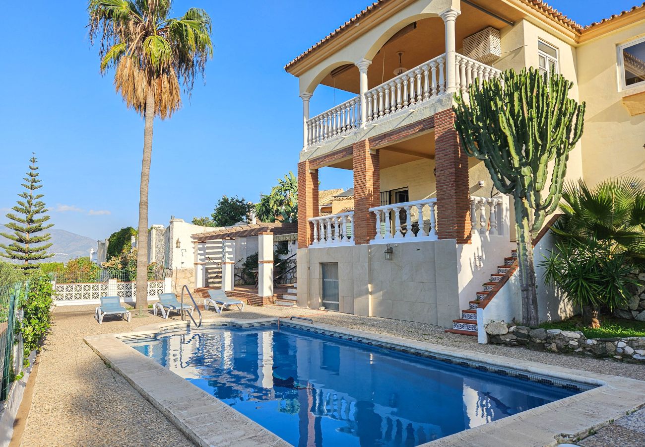 Villa in Mijas Costa - Four bedroom villa with private pool