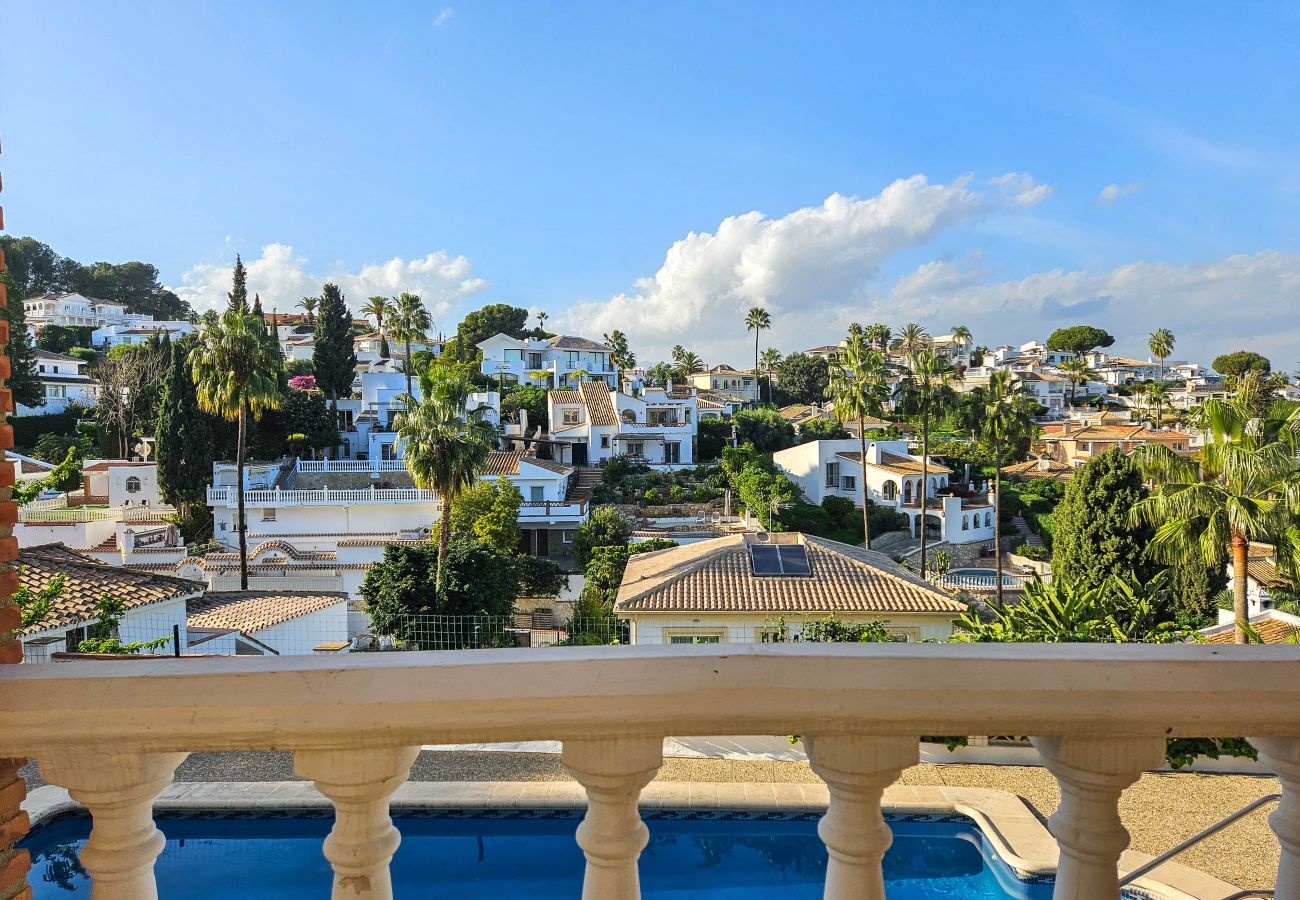 Villa in Mijas Costa - Four bedroom villa with private pool