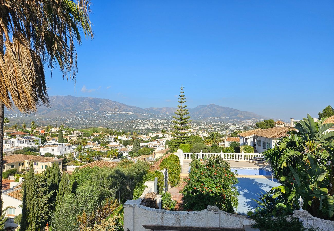 Villa in Mijas Costa - Four bedroom villa with private pool