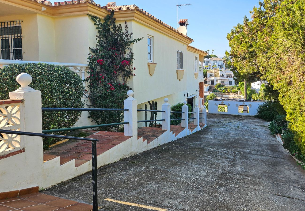 Villa in Mijas Costa - Four bedroom villa with private pool