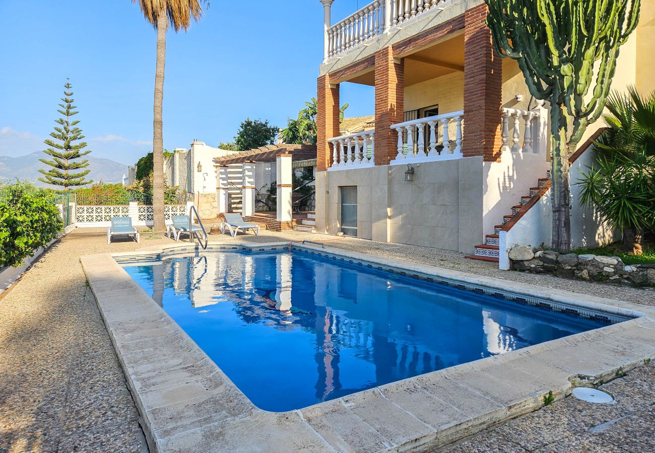 Villa in Mijas Costa - Four bedroom villa with private pool