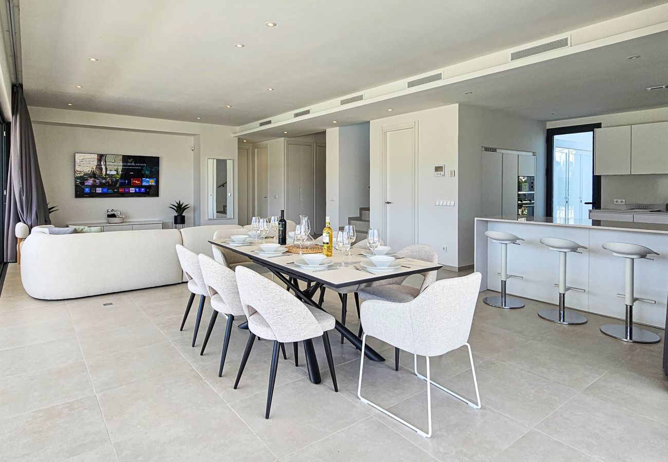 Villa in La Cala de Mijas - New four bedroom villa with private pool 