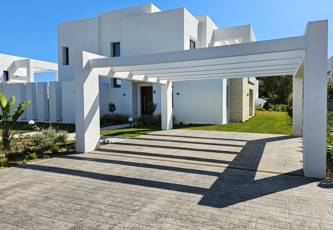 Villa in La Cala de Mijas - New four bedroom villa with private pool 