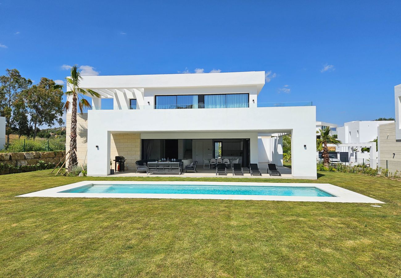 Villa in La Cala de Mijas - New four bedroom villa with private pool 