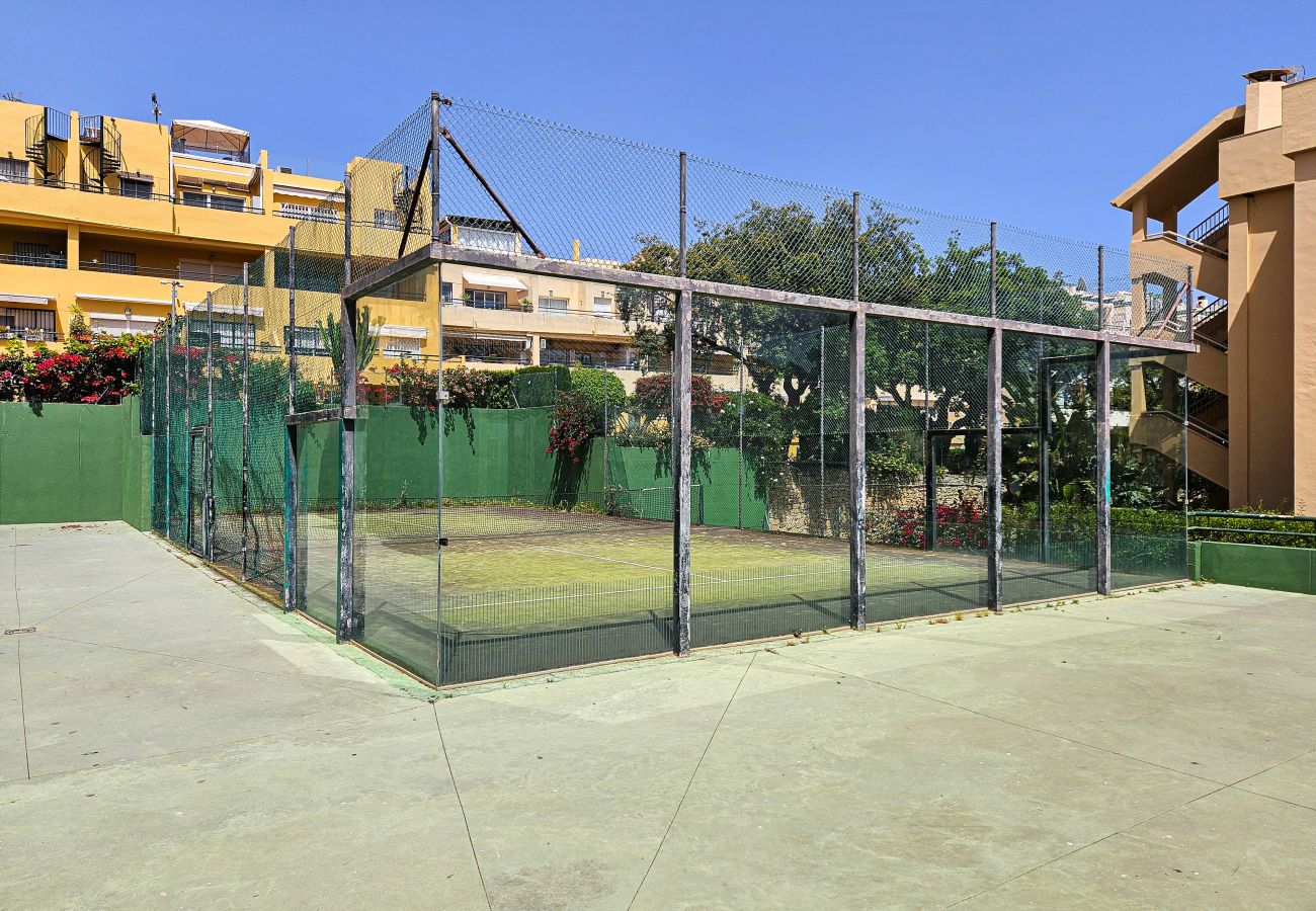 Apartment in Mijas Costa - 2 bedroom penthouse apartment with sea views.