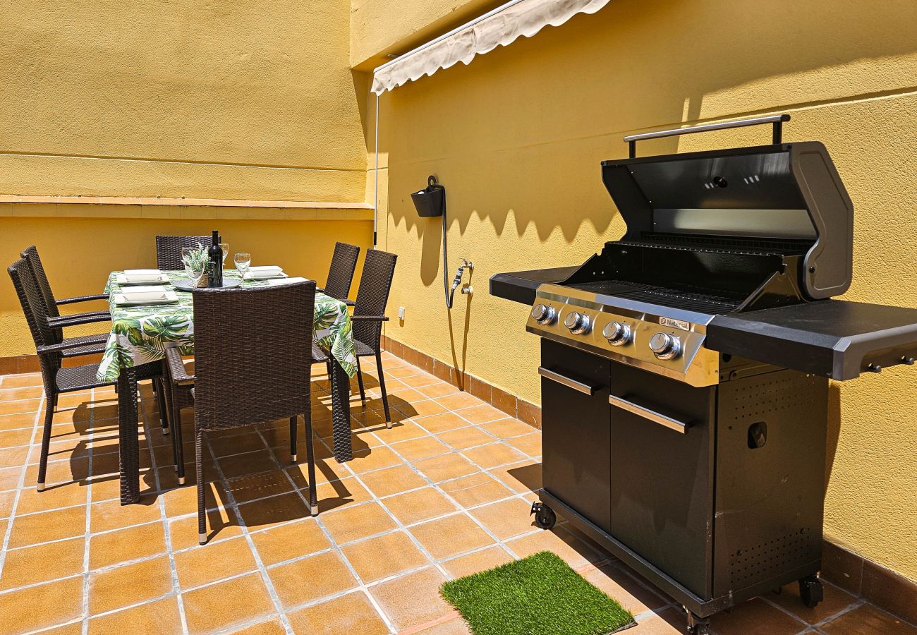 Apartment in Mijas Costa - 2 bedroom penthouse apartment with sea views.