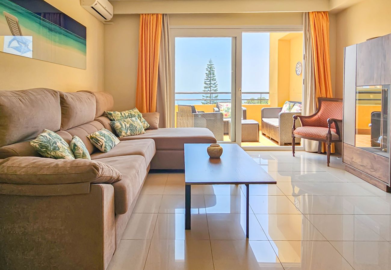 Apartment in Mijas Costa - 2 bedroom penthouse apartment with sea views.