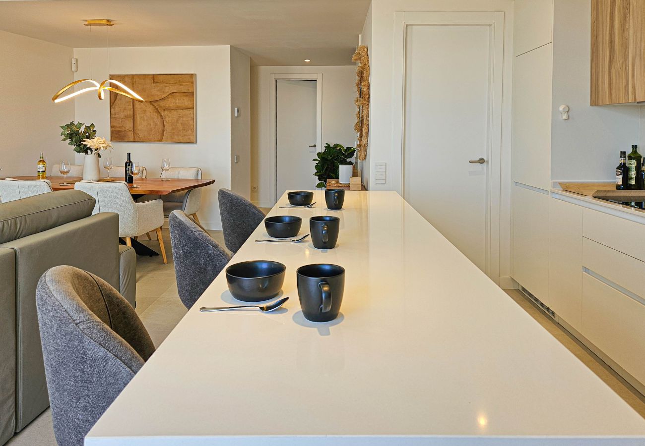 Apartment in Estepona - Penthouse apartment with hot tub next to Selwo