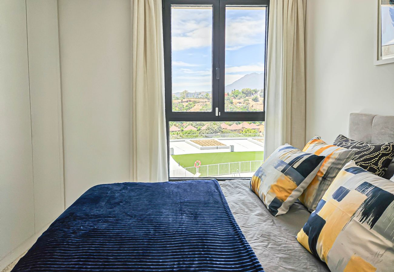 Apartment in Estepona - Penthouse apartment with hot tub next to Selwo